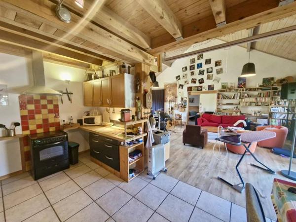 Maison mitoyenne avec atelier