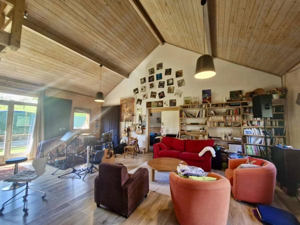 Maison mitoyenne avec atelier