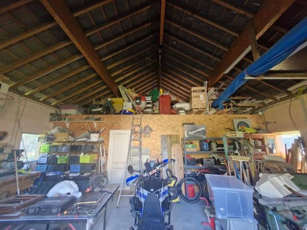 Maison mitoyenne avec atelier