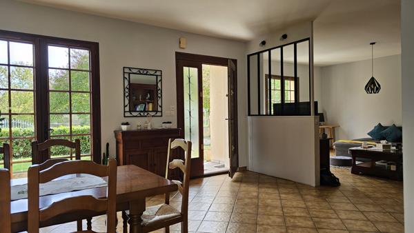 Fauguerolles (47400) Plain-pied de 137m², 3 chambres, double garage sur un terrain plat et clôturé de 2500m².