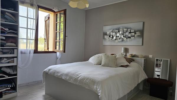 Fauguerolles (47400) Plain-pied de 137m², 3 chambres, double garage sur un terrain plat et clôturé de 2500m².