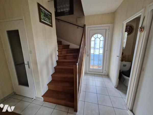 MAISON T5 AVEC 3 CHAMBRES, GARAGE ET JARDIN