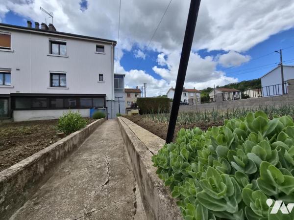 MAISON T5 AVEC 3 CHAMBRES, GARAGE ET JARDIN