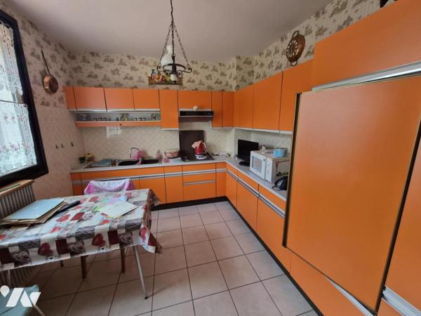 MAISON T5 AVEC 3 CHAMBRES, GARAGE ET JARDIN