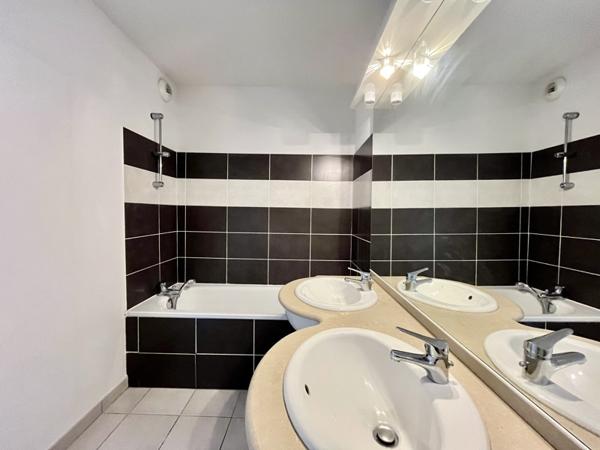 Appartement à louer 890 € CC Lormont 3 p 62 m² DPE B