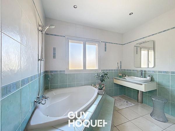 Magnifique Maison de Plain pied, 3 Chambres, Dble GGE - 71850 CHARNAY LES MACON