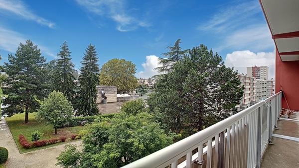 A VENDRE- Saint Martin d'Hères 4P+C avec possibilité de garage à 10min du campus à 2 minutes de la Rocade.