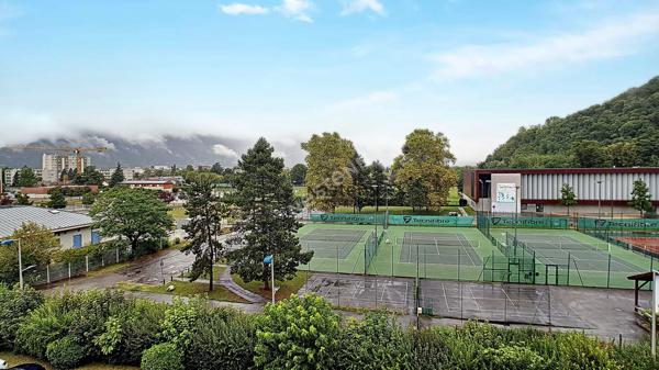 A VENDRE- Saint Martin d'Hères 4P+C avec possibilité de garage à 10min du campus à 2 minutes de la Rocade.