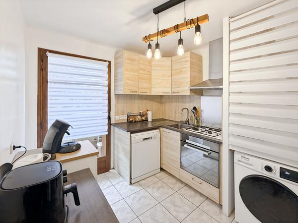A vendre appartement T3 de 62 m² avec 2 balcons secteur la Pounche 13190 Allauch