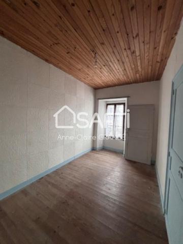 Maison de ville, proche de toute commodité