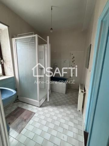 Maison de ville, proche de toute commodité