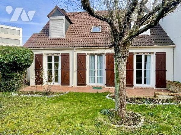 A VENDRE - LIMEIL-BREVANNES - Maison de 99 m2 (surface au sol de 133 m²) située dans le quartie...