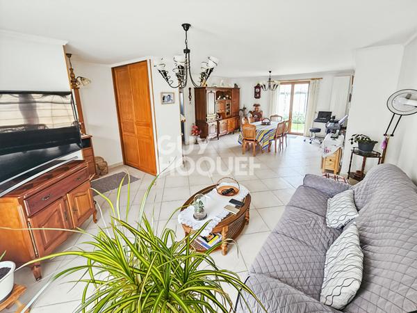Maison à vendre à Fontenay-Trésigny - 5 pièces, 3 chambres