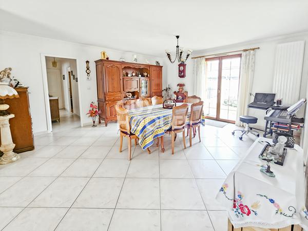 Maison à vendre à Fontenay-Trésigny - 5 pièces, 3 chambres