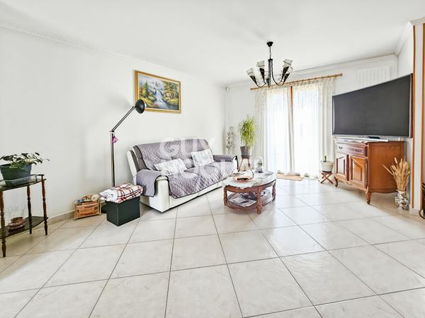 Maison à vendre à Fontenay-Trésigny - 5 pièces, 3 chambres