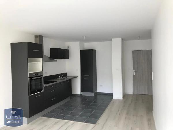Appartement à louer 3 pièces 63.91m² Laval (53000)
