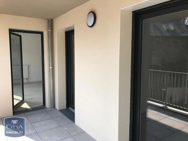 Appartement à louer 3 pièces 63.91m² Laval (53000)