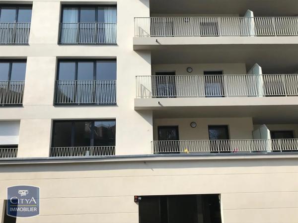 Appartement à louer 3 pièces 63.91m² Laval (53000)