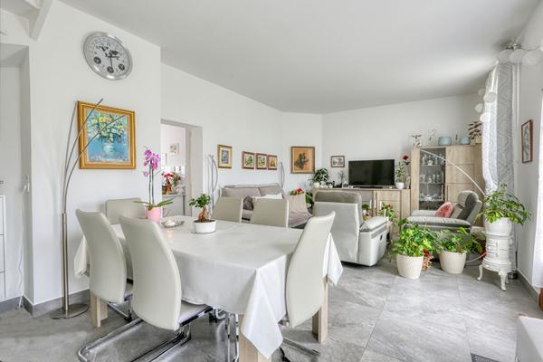 Maison rénové avec confort de plain pied proche commodités