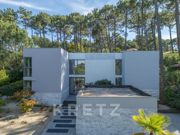 Villa contemporaine aux lignes pures et à l’élégance naturelle