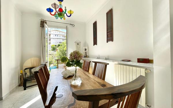 Maison à vendre    5 pièces • 156,19 m2 Nice