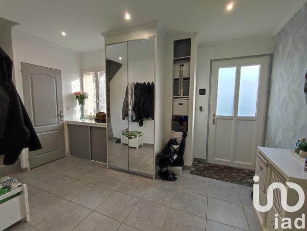 Maison traditionnelle 5 pièces de 120 m² à Asnières-sur-Oise (95270)