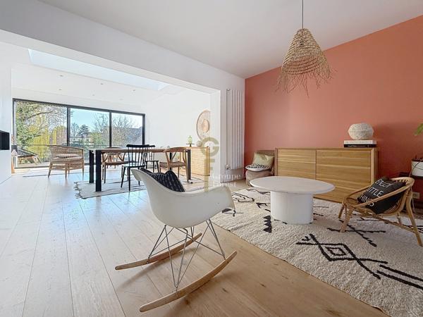 Superbe maison 5 ch et bureau à l'emplacement très recherché entre Mairie et Quesne