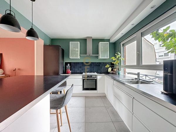 Superbe maison 5 ch et bureau à l'emplacement très recherché entre Mairie et Quesne
