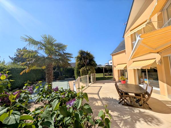 Magnifique maison en plein cœur d'herbignac - piscine-  5 chambres - Grand Terrain divisible