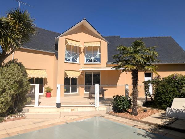 Magnifique maison en plein cœur d'herbignac - piscine-  5 chambres - Grand Terrain divisible