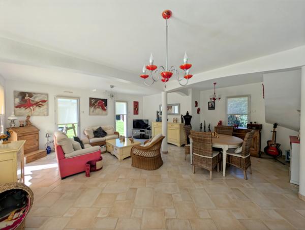 Magnifique maison en plein cœur d'herbignac - piscine-  5 chambres - Grand Terrain divisible