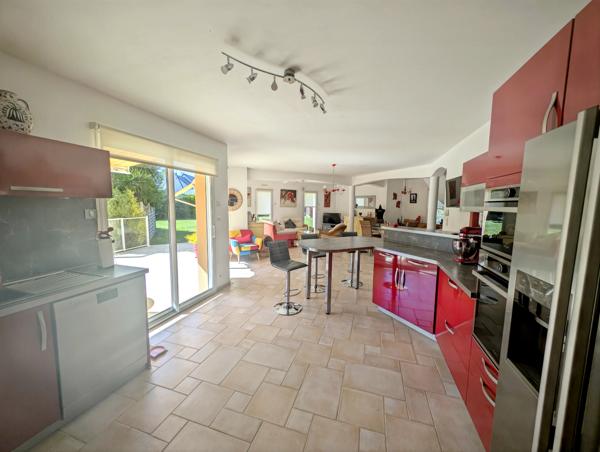 Magnifique maison en plein cœur d'herbignac - piscine-  5 chambres - Grand Terrain divisible