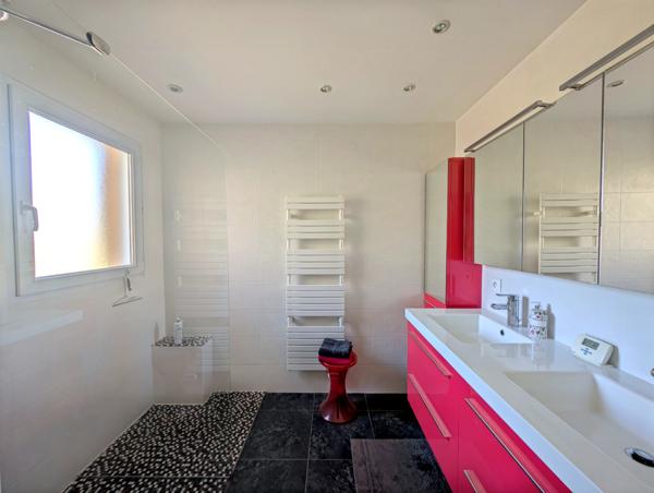 Magnifique maison en plein cœur d'herbignac - piscine-  5 chambres - Grand Terrain divisible