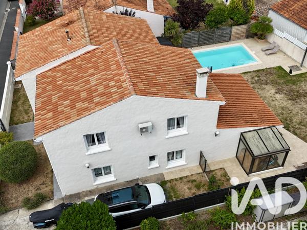 Maison à vendre 8 pièces 225 m² Saintes