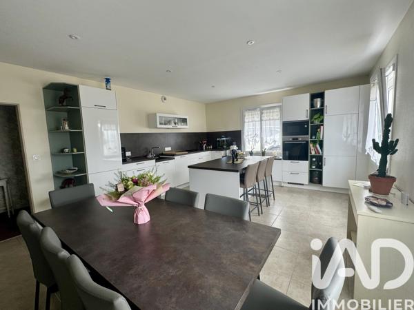 Maison à vendre 8 pièces 225 m² Saintes