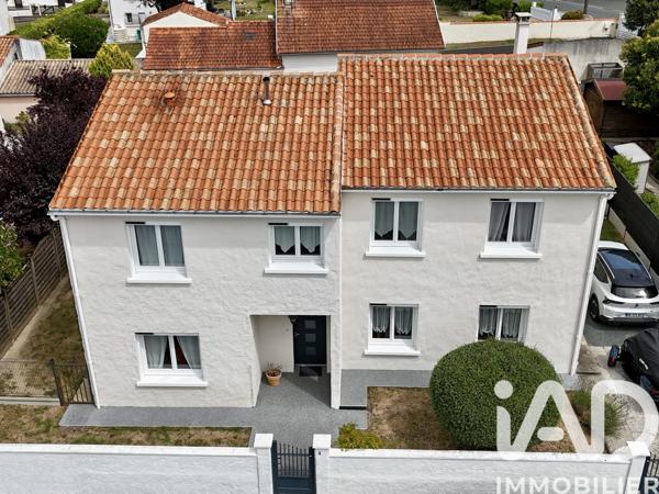 Maison à vendre 8 pièces 225 m² Saintes