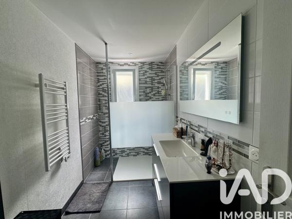 Maison à vendre 8 pièces 225 m² Saintes