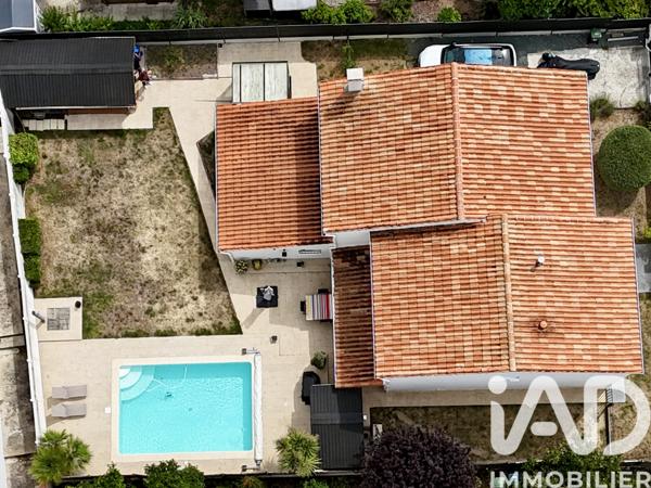 Maison à vendre 8 pièces 225 m² Saintes