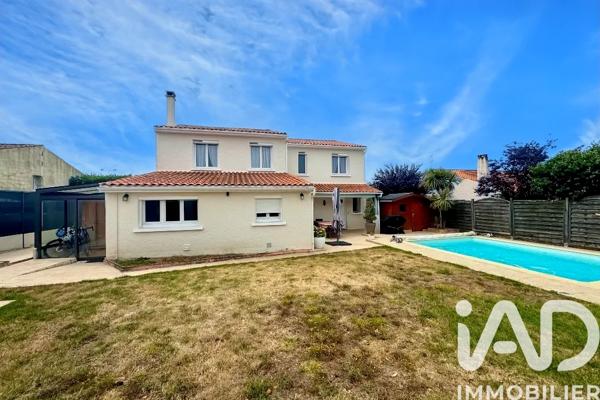 Maison à vendre 8 pièces 225 m² Saintes