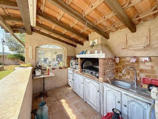 Villa 4 chambres, dans quartier résidentiel recherché