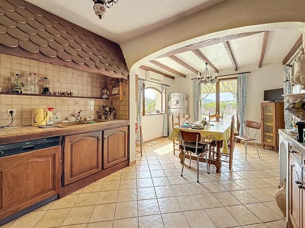 Villa 4 chambres, dans quartier résidentiel recherché