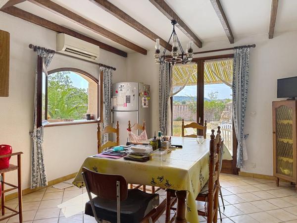 Villa 4 chambres, dans quartier résidentiel recherché