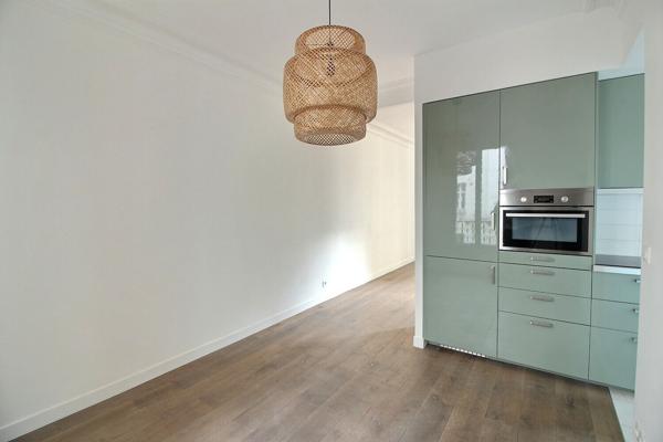 Appartement Paris 2 pièce(s) 43 m2