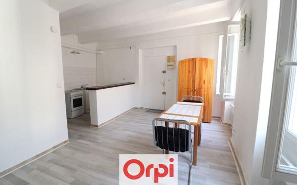 Appartement à louer    1 pièce •  Cuges-les-Pins