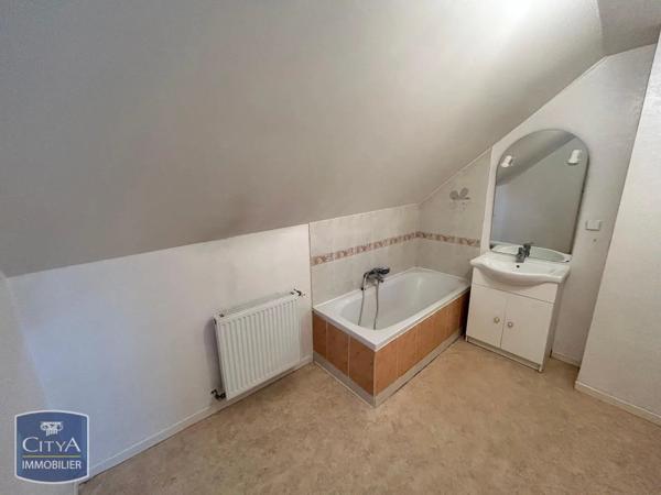 Appartement à louer 3 pièces 55.54m² Charleville-Mézières (08000)
