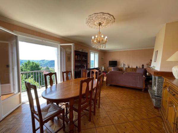 MAISON T9 240 m2 AVEC STUDIO
