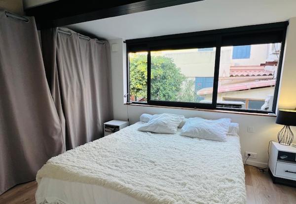 Marseille (13007) VENTE MAISON R+1 3 CHAMBRES 75 M2 COURETTE 6M2 GARAGE 22M2 AU RDC RUE DU VALLON DES AUFFES 13007 MARSEILLE