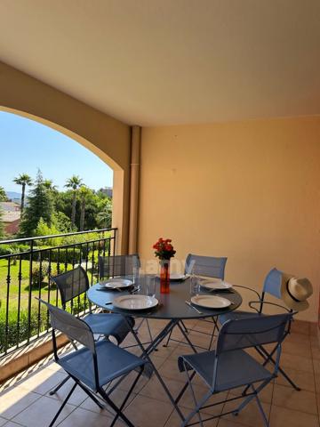 Appartement t3/t4 - loggia - garage et cave - piscines et tennis