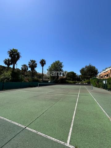 Appartement t3/t4 - loggia - garage et cave - piscines et tennis