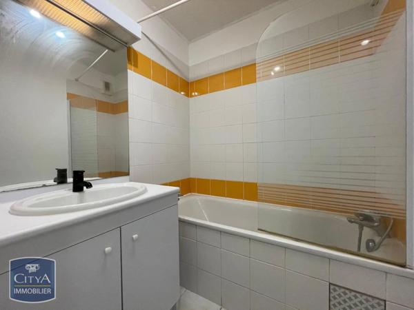 Appartement à louer 3 pièces 56.25m² Sorgues (84700)